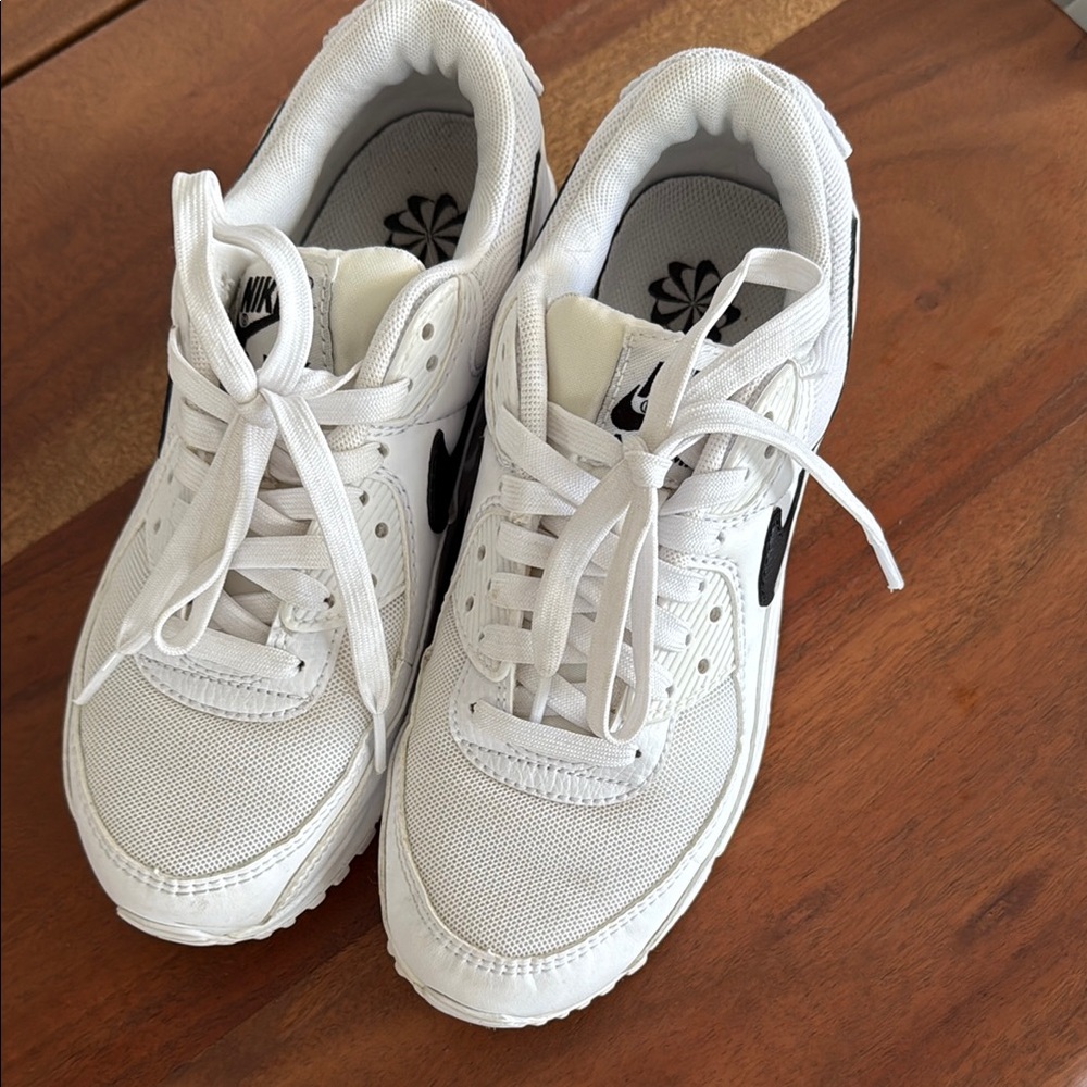 Nike Air Max 90 size 6